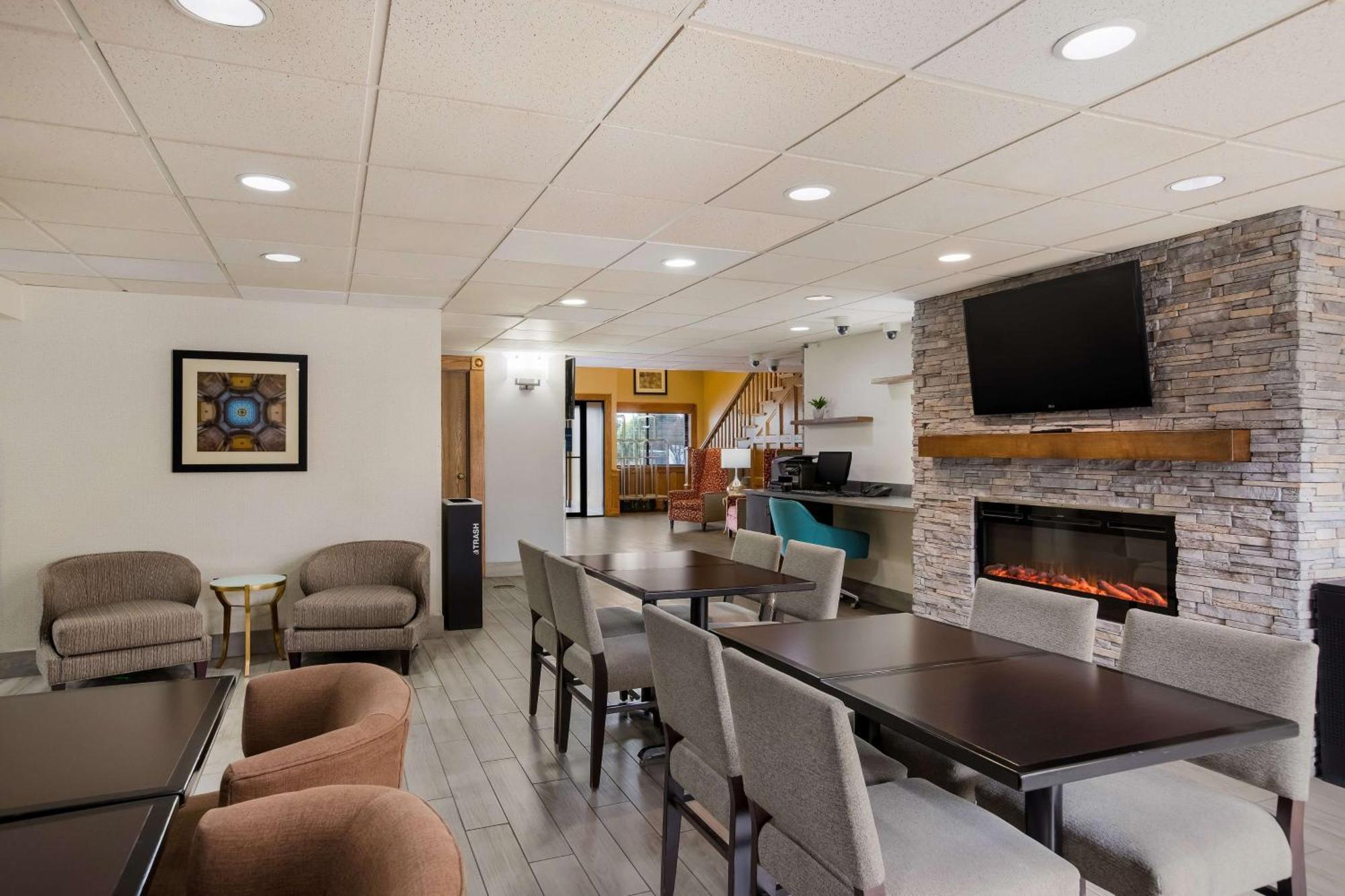 Best Western Kendallville Inn Екстериор снимка