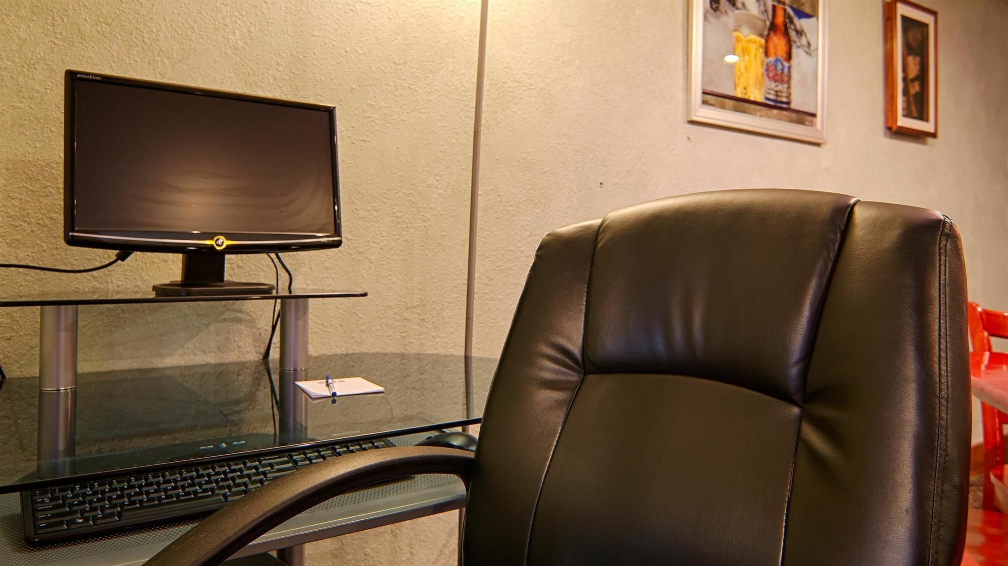 Best Western Kendallville Inn Екстериор снимка